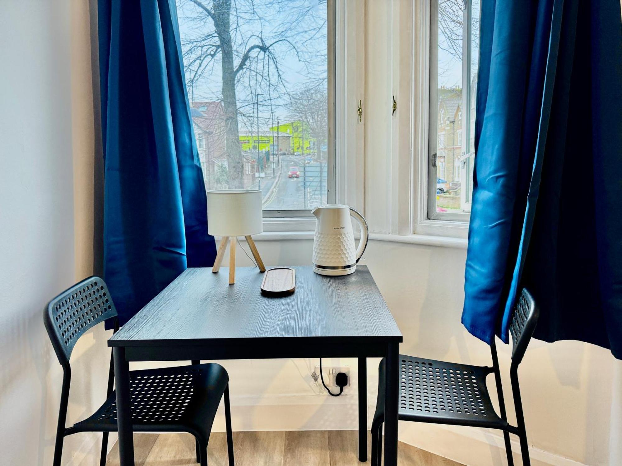 Gasthuis Maberic Housing West Gem Your Connection Londen